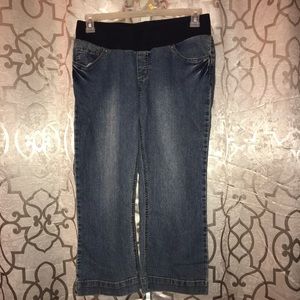 Maternity jean capris